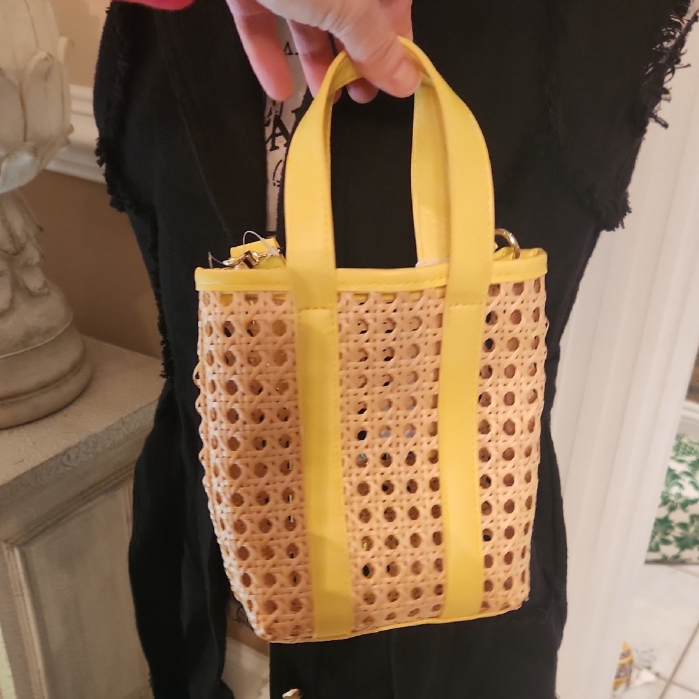 Universal Thread Yellow and Tan Woven Tote - Picture 6 of 16